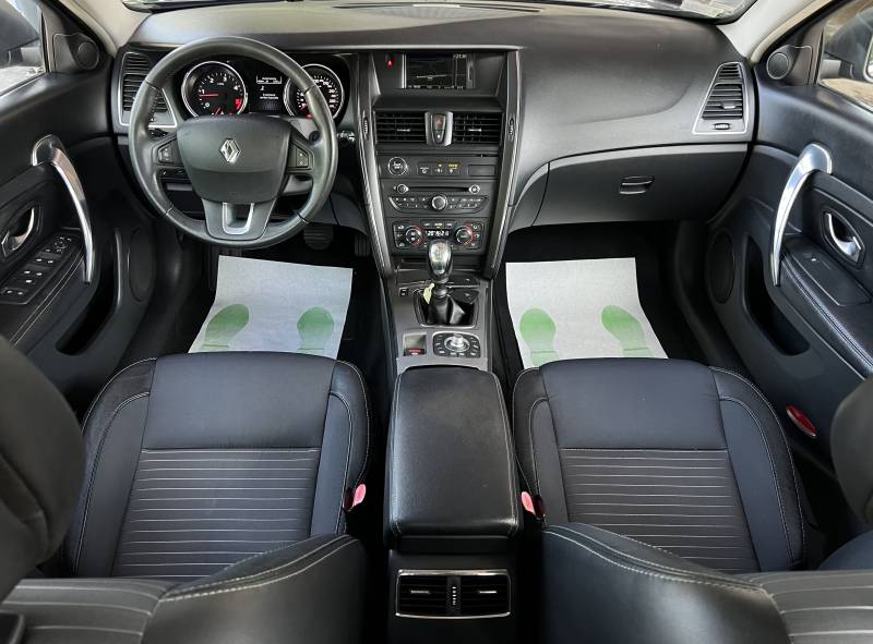 Annonce VENTE RENAULT LATITUDE Finition INITIALE 2.0 DCI 150 MOTEUR A CHAINE, Garantie 12 Mois à Taverny près de Puteaux