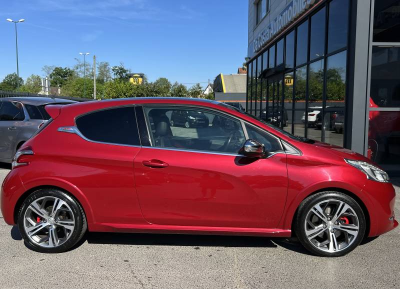 Annonce SPORTIVE PEUGEOT 208 GTI 1.6 Turbo 200 Cv avec 55 100 kms GPS TOIT PANORAMIQUE Garantie 12 Mois à Taverny près d'herblay sur seine